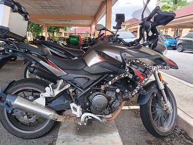 Benelli TRK 251 SE