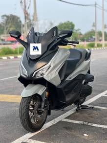 Honda Forza 250