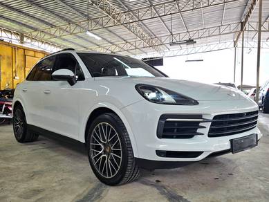 Porsche Cayenne BASE in Puchong, KUL