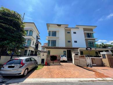Semi-Detached House For Sale in Bukit Jelutong,SGR
