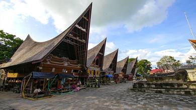 6D5N Medan Lake Toba Tour Package