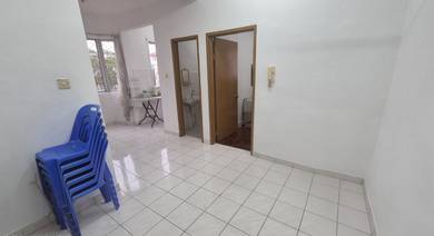 Apartment For Rent in Beverly Hills 3
