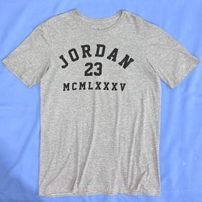 Pre-loved Original Jordan Tshirt M Size Grey