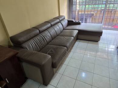 L-Shaped Leather Sofa with Chaise and Cup Holder