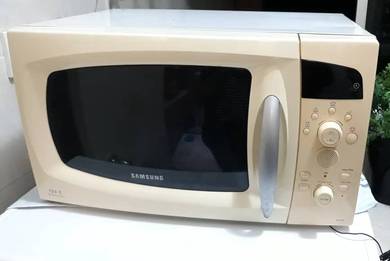 Samsung Microwave Model M197DF-5 @ 20L