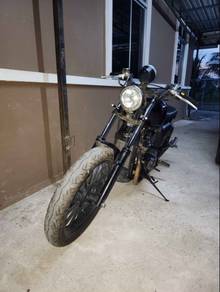 Momos Daytona 250 Cafe Racer