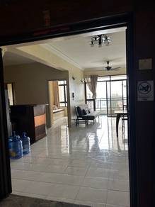 Condominium For Sale in E-Park Condominium