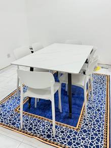 Meja Makan