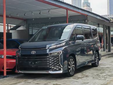 Toyota Voxy S-Z in Kampung Baru, KUL