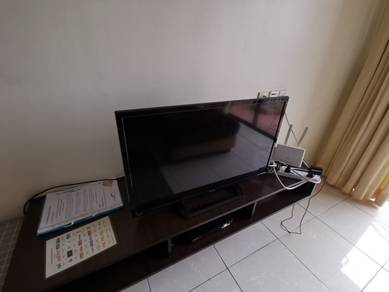 Sharp TV 32” LCD + remote control