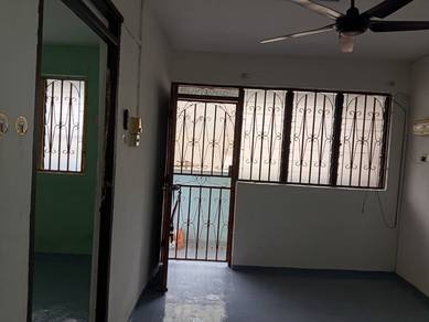 Flat For Rent in Flat Taman Ungku Tun Aminah