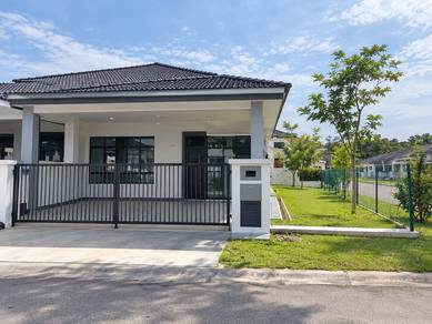 Semi-Detached House For Sale in Dengkil,SGR