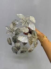 Bunga Tangan Besi