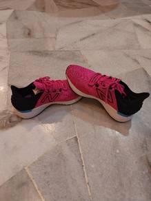 girl sport shoe - like new