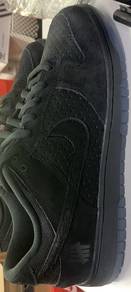 Nike Dunk Undefeated Sneaker (8.5UK)