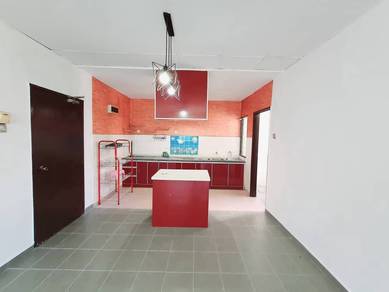 Flat For Sale in Seri Kembangan,SGR