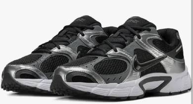 250 for a new Nike - V5 RNR sneakers US 11 UK 10