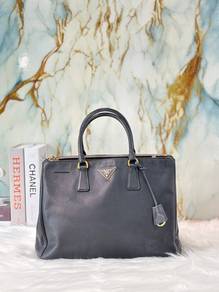 Prada Galleria Medium Double Zip Tote Bag