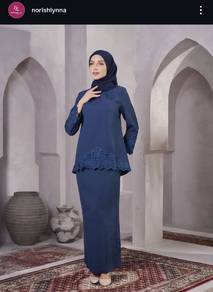 Baju kurung kesuma