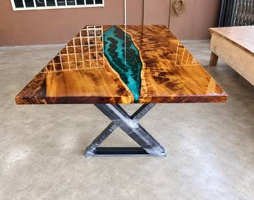 Meja makan Kayu Solid Epoxy Resin