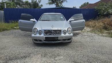 Mercedes Benz 200  in Jenjarom, SGR