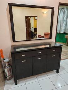 1. Mirror Cabinet 2. Make-up Table 3. Three-tiered