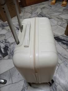 Estee lauder 18 inch