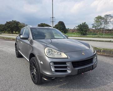 Porsche Cayenne in Sungai Besi, KUL