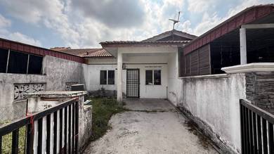 1-storey Terraced House For Sale in Banting,SGR