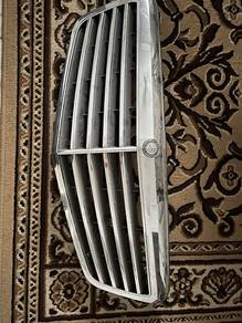 E200 grill and logo