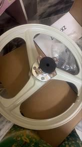 custom hub