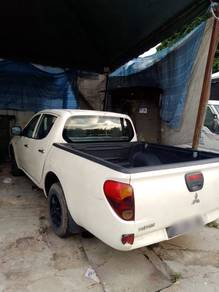 Mitsubishi Triton LITE in Old Klang Road, KUL