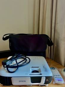 Projector untuk dilepaskan EB-X41