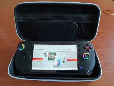 Windows 11 Handheld PC gaming MSI claw