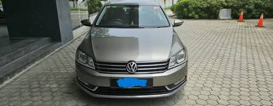 Volkswagen Passat TSI (CKD) in Old Klang Road, KUL