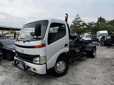 11 Hino XZU410 Arm Roll RoRo Boleh Loan