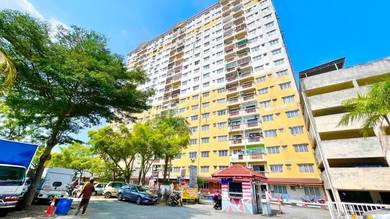 Condominium For Sale in Laksamana Puri Condominium