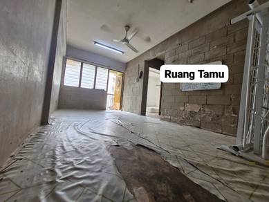Flat For Rent in Pangsapuri Taman Bunga Negara MC8