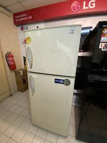 LG 590L Refrigerator / Peti Sejuk terpakai 5j1n7