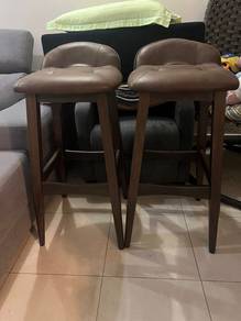 Set of 2 brown faux leather bar stools