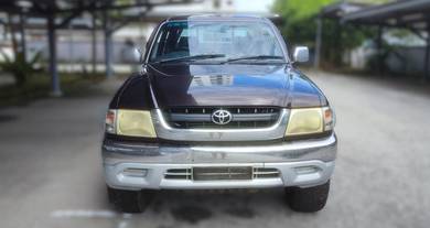 Toyota Hilux SR TURBO in Butterworth, PNG