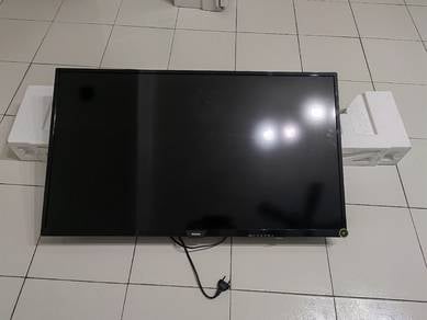 Selling Philips 40 inch Full HD LED TV