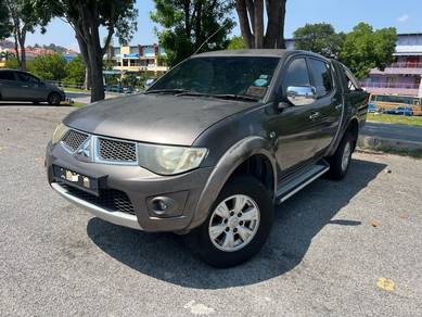 Mitsubishi Triton in Kajang, SGR