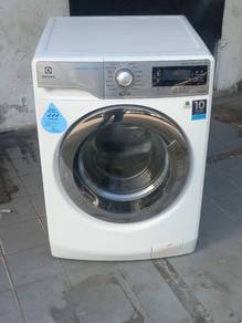 Jenama Electrolux front load hot washer 10kg