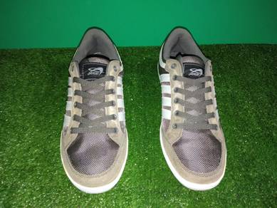PRELOVED_Fashion Shoes Kasut Sukan AXEL size 44