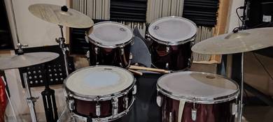 Tama Drum Set