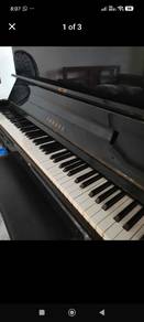 Yamaha Upright Piano 