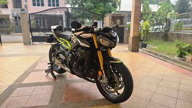 Triumph Street Triple