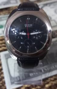 Vintage GUESS Steel Mens Day & Date Watch I85462G2