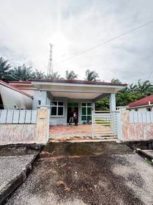 Semi-Detached House For Sale in Sik,KDH